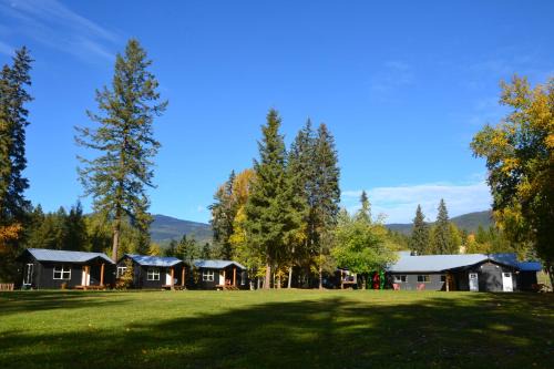 Clearwater Otro | River's Edge Retreat