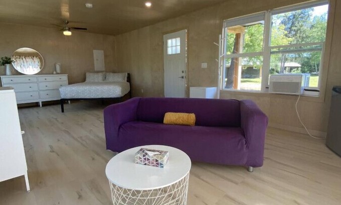 Clearwater Cabina | River's Edge Retreat - Shale Glamping Cabin