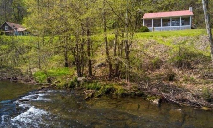 Sevierville Chalet De Esquí | Cerca del río, pesca, bañera de hidromasaje, entradas GRATUITAS a atracciones de la zona.