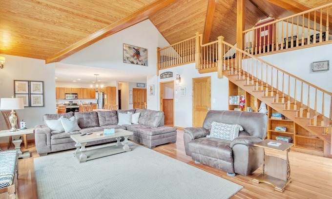 Rumford Center Casa | River Valley Sunset Home – Cozy & Calm, 20 Min to Sunday River, Bethel & Newry