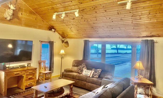 Eastman Apartamento | River View 3 bedroom/2bath top level apartment