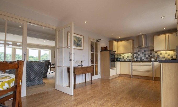 Ingleton Cabaña | River View is a beautifully well-equipped town house is perfect for families