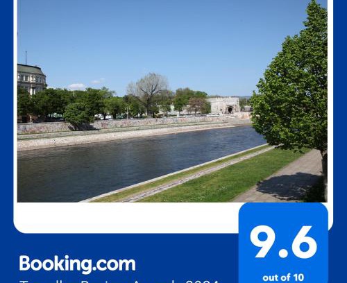 City Center Apartamento | River View Nis - 65 square meters Designer Apartment in heart of city Park for free