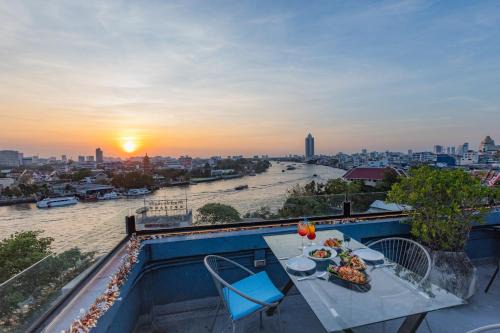 Talat Noi Casa | River View Residence