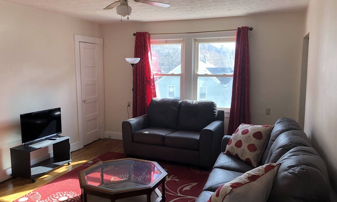 Mount Carbon Casa | River View