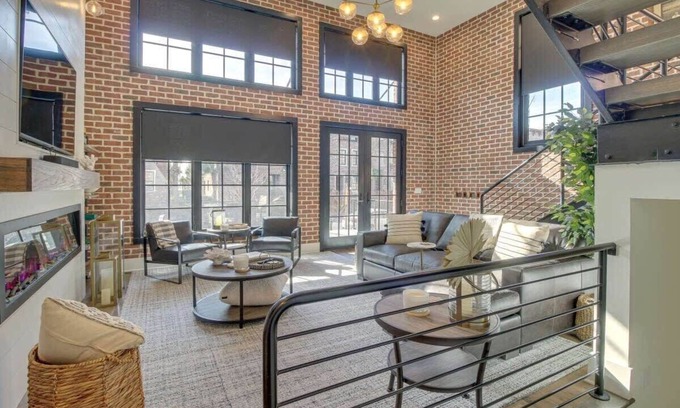 Hitch Village - Fred Wessels Homes Casa | River Views, Historic Central Neighborhood, Luxury Townhome