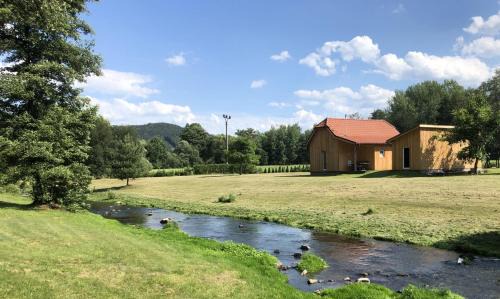 Jince Casa | River wellness