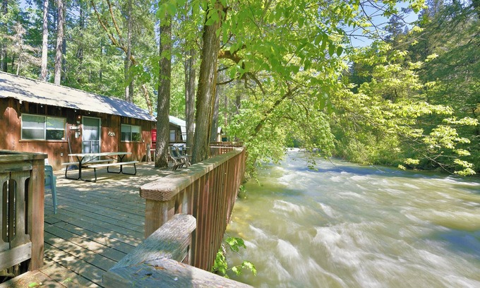 Castella Cabina | Rivercast Cabin fisherman's Dream on the Upper Sac
