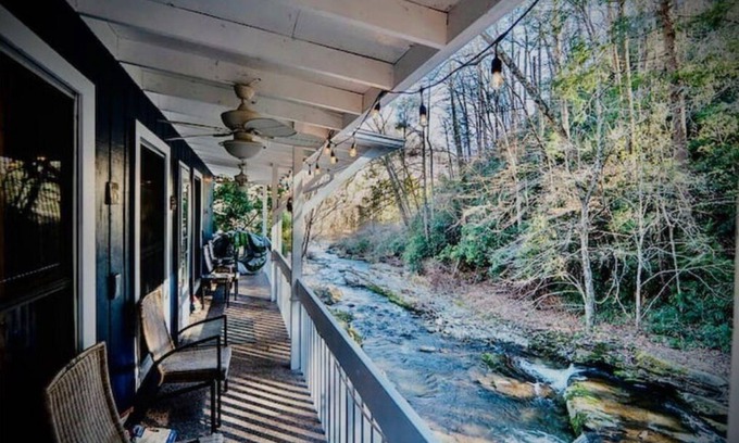 Bat Cave Cabina | RiverCottage minutes from Chimney Rock & Lake Lure - Hendersonville & Asheville