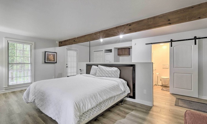 Riverdale Apartamento | Riverdale Studio ~ 18 Mi to Downtown Atlanta!