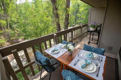 Aspen Casa | Riverfront 2 BR - Steps to Town - Pool & Hot Tub