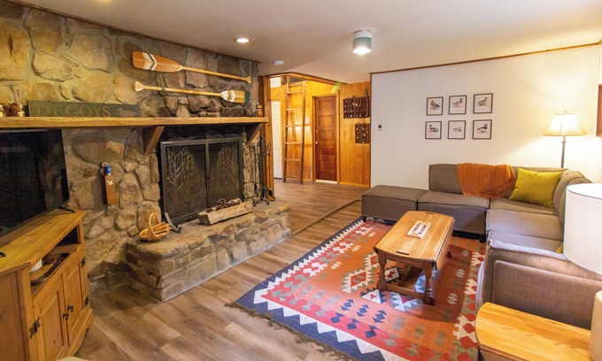 Luray Cabina | Riverfront Cabin, Ideal Location - Family and Pet Friendly w/ Hot Tub!