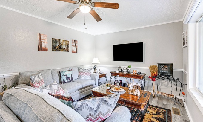 Tuckasegee Cabina | Riverfront Cabin w/ Mtn Views in Tuckasegee!