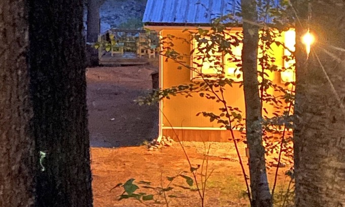Durham Bridge Cabaña | Riverfront Cottage