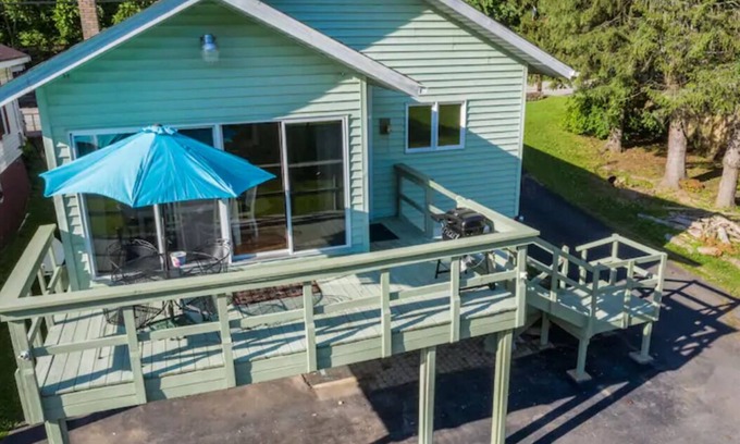 Gauley Bridge Cabaña | Riverfront Cottage on the New River Dries