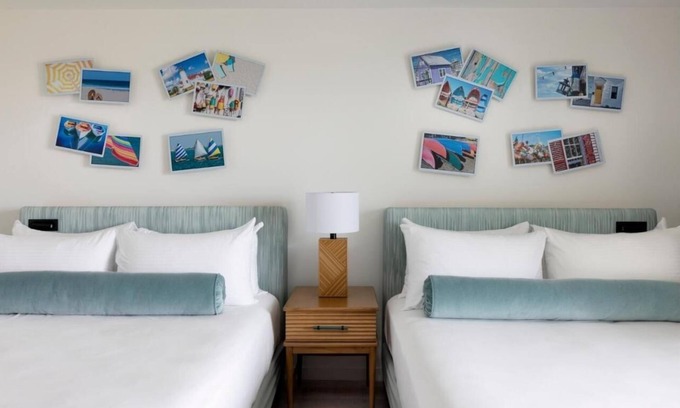 South Yarmouth Hotel | Riverfront Dreams: 2 Queens, Red Jacket Resort, Two Relaxing Rooms