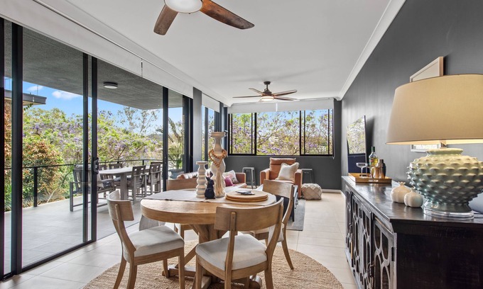 Toowong Apartamento | Riverfront Elegance! ~ 2Bed/2Bath/1Car ~ West End