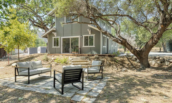 Three Rivers Casa | Riverfront Gateway to Sequoia NP