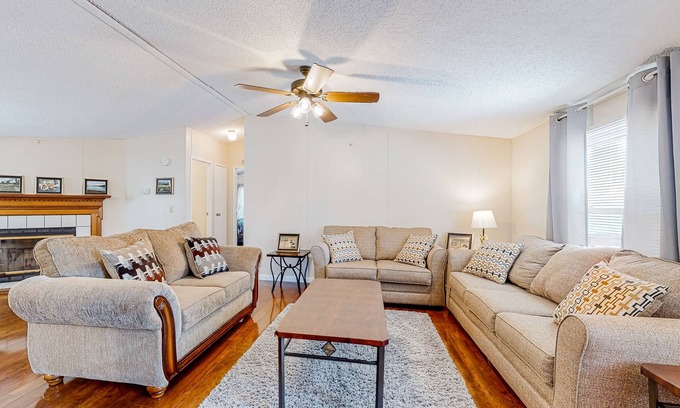 Andersonville Casa | Riverfront home w/ free attraction tickets, water views, firepit, deck