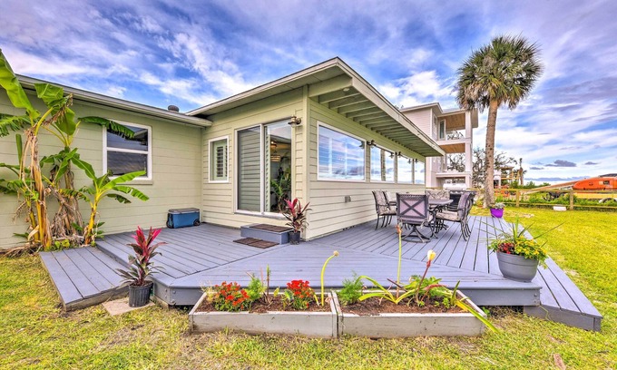 Brown Island Casa | Riverfront Home w/ Dock & Deck, Pets Welcome!