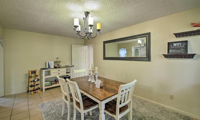 Mid America Casa | Riverfront Home with Kayaks and Lake Hamilton Access!