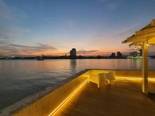 Wachira Phayaban Casa | Riverfront house/Chao phraya river/Baan Rimphraya
