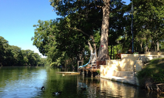 Center Point Casa | Riverfront House en Guadalupe-3BR W / Opt 4BR -Texas Hill Country-Day's Away House