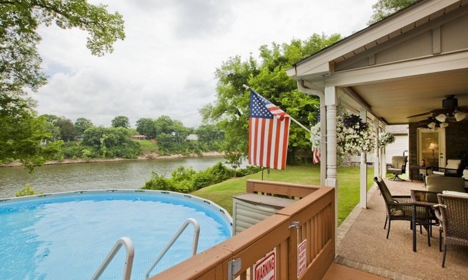 Pennington Bend Casa | Frente al río, kayaks, muelle, juegos, piscina, jacuzzi, a 10 minutos de Dwntwn Nashville.