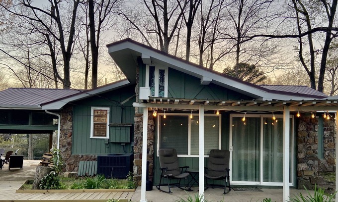Pangburn Casa | Riverfront lodge with private fishing dock ~ Near Greers Ferry Lake