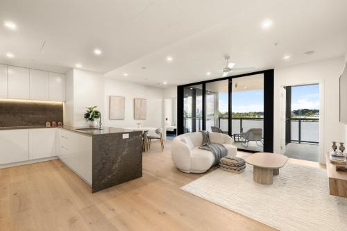 Eagle Farm Apartamento | Riverfront Luxe 2Bed Pool Parking