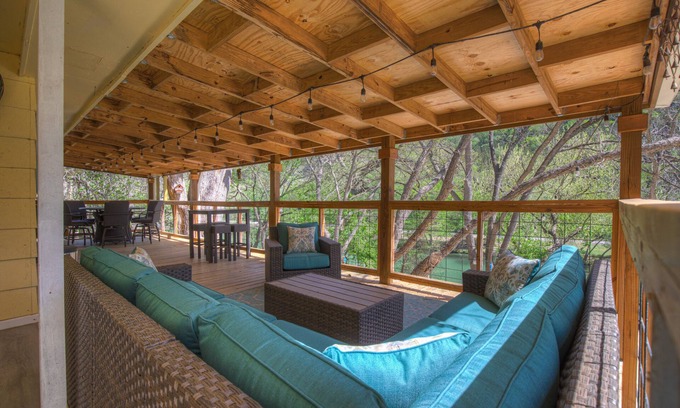 New Braunfels Casa | Riverfront property located directly on the Guadalupe River