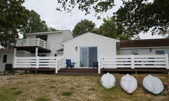 Hertford Casa | Riverfront Retreat on Perquimans: Cozy Fire Pit, Golf Minutes Away, Serene Views