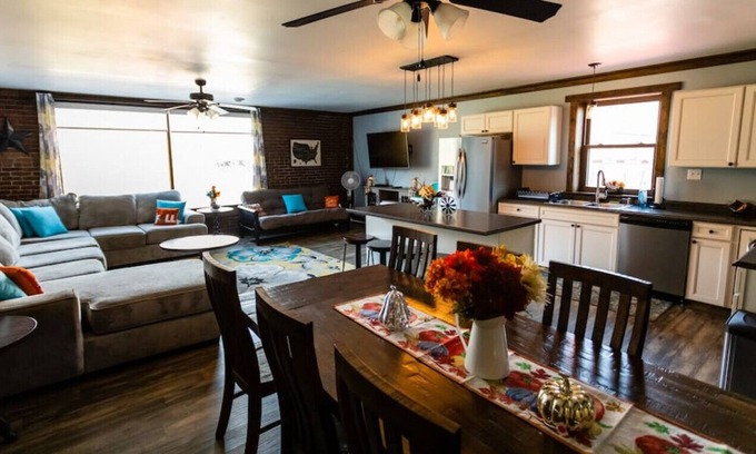 Ohiopyle Casa | Riverfront Trailside Hotel Minutes to Fallingwater 3Bdrm/2 Bath Suite