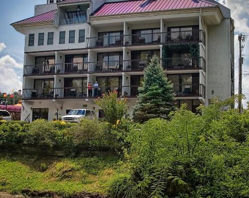Pigeon Forge Hotel | Rivergate Mountain Lodge
