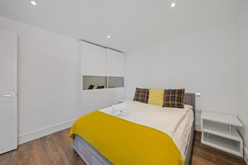 Surrey Docks Apartamento | Riverside 1BR with Easy Transport 20min to City Centre