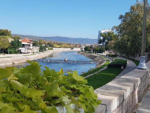 City Center Apartamento | Riverside apartment with private parking