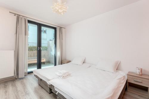 City Centre Apartamento | Riverside Comfort Apartment by BookingHost