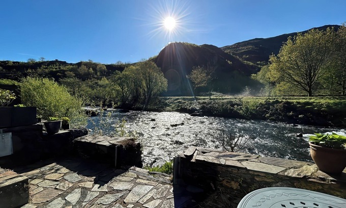 Beddgelert Cabaña | Riverside Cottage