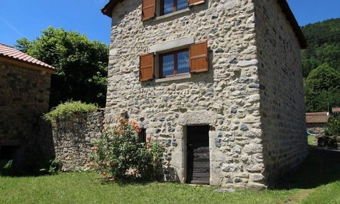 Alleyras Cabaña | Casa de campo pintoresca junto al río Allier con jardín, cerca de actividades al aire libre.