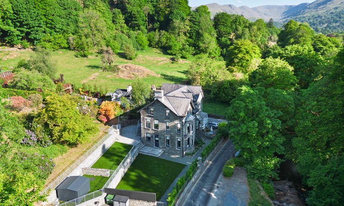 Ambleside Casa | RIVERSIDE, family friendly, luxury holiday cottage in Ambleside