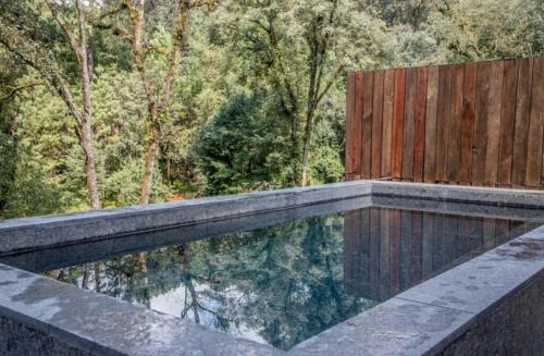 Valle de Bravo Casa | Riverside Haven Elegant House with Serene Forest