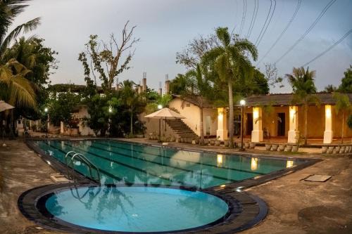 Malilla Hotel | Riverside Hotel