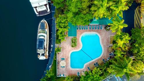 Beverly Heights Hotel | Riverside Hotel
