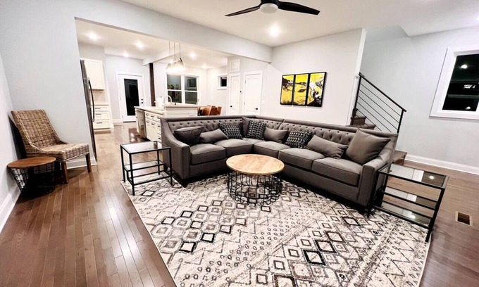 Woodfin Casa | Riverside House - quiet season discount rate