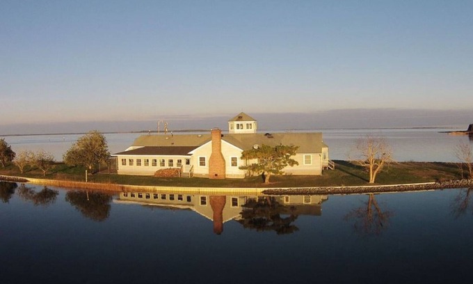 Fishing Creek Casa | Riverside Lodge Bed & Breakfast on the Honga River UNIT E