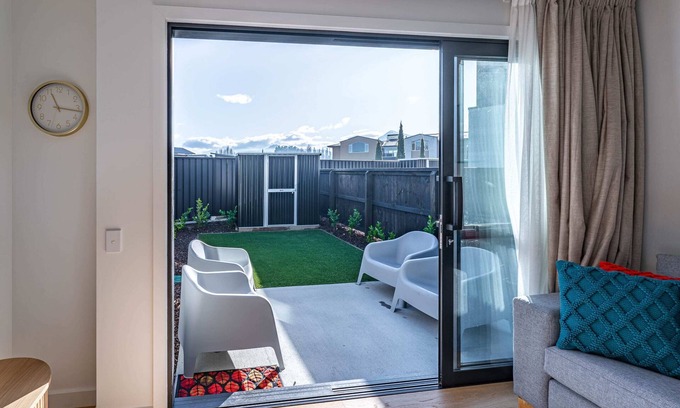 Albert Town Casa | Riverside Lodge - Two Bedroom Luxury Townhouse