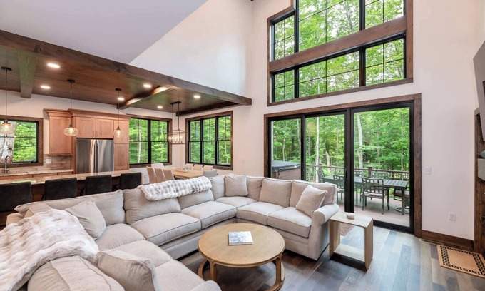 Lincoln Casa | Riverside Oasis on South Peak