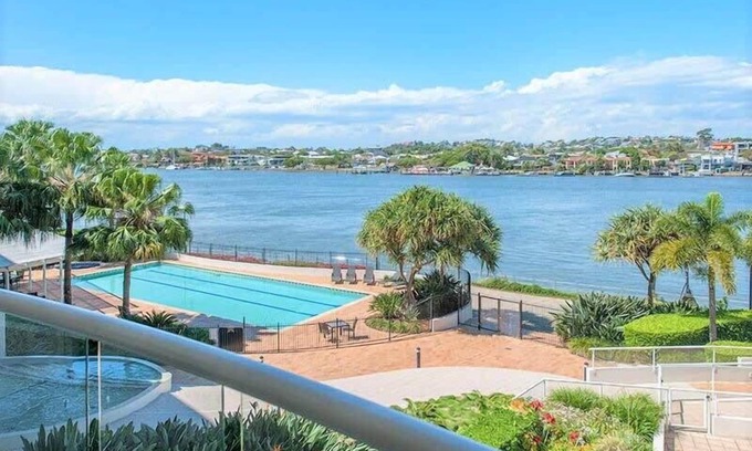 New Farm Apartamento | Vistas de lujo frente al río! Nueva granja! Wifi gratuito * Netflix * Vino * Estacionamiento
