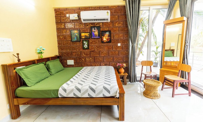 Tonse West Apartamento | Riverside Retreat HomeStay – AC Studio with Breakfast Option & Boat Ride