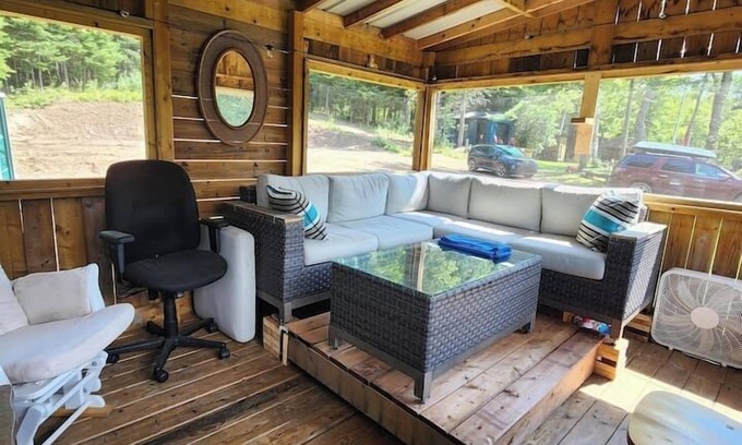 Shediac Cabina | Riverside RnR Glamping Retreat